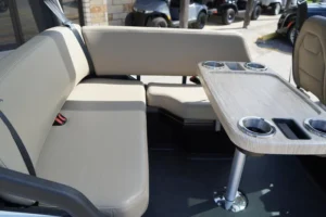 2024 CLUB CAR CRU 6 Passenger Electric LSV10