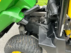 2020 John Deere Gator XUV560E Utility Cart5